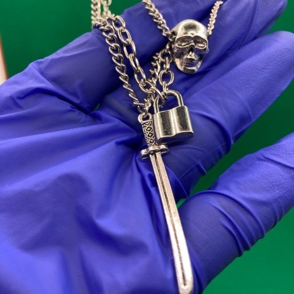 Gothic Skull Necklace Set - Picture 3 of 10